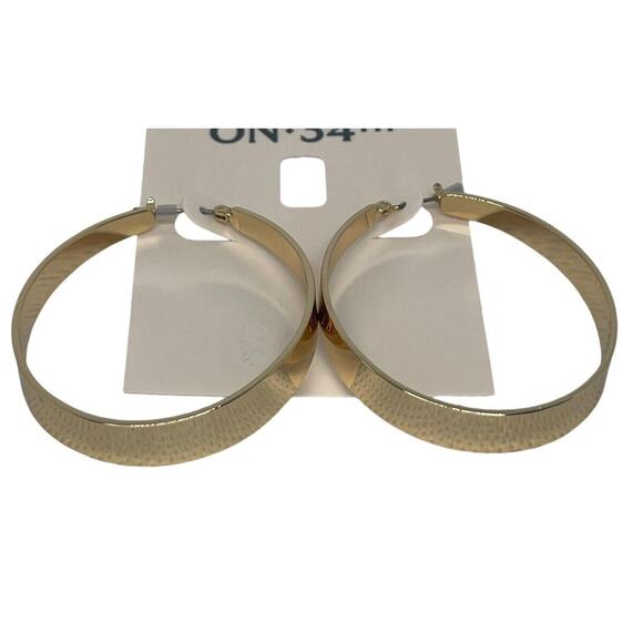 Gold Tone Oval Hoop Earrings Fashion Stylish Chic Trendy Cocktail Statement NWT - Picture 1 of 10